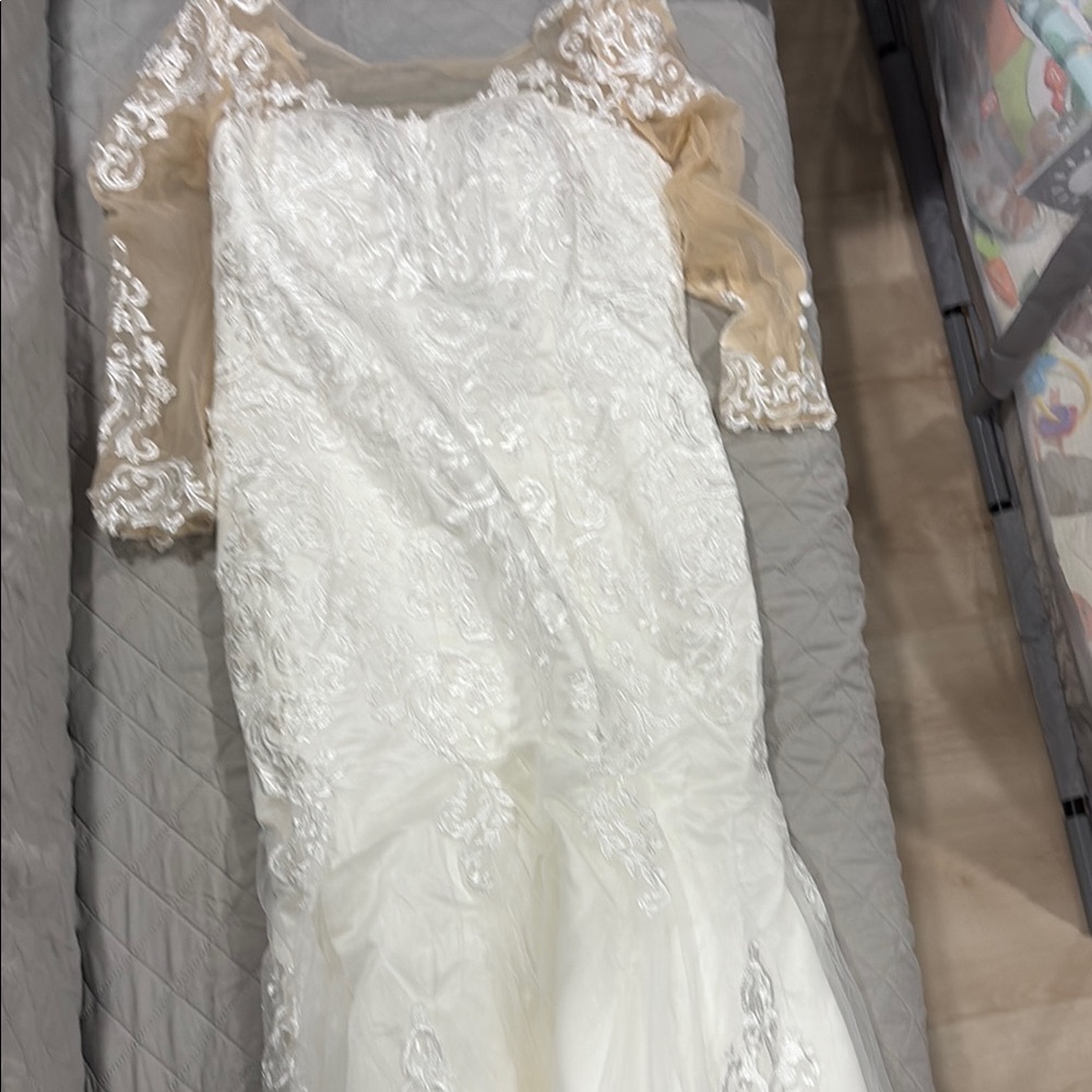 Elegant White Lace mermaid style wedding dress